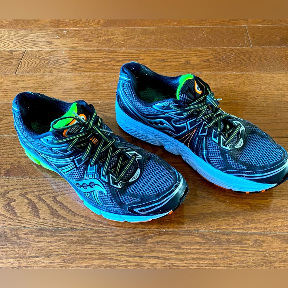 Saucony Omni 13  runners in men’s size 9.5